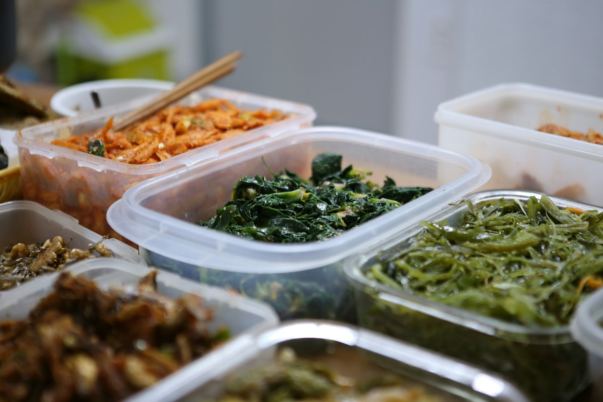 Balanced nutrition with fresh vegetables and fruits